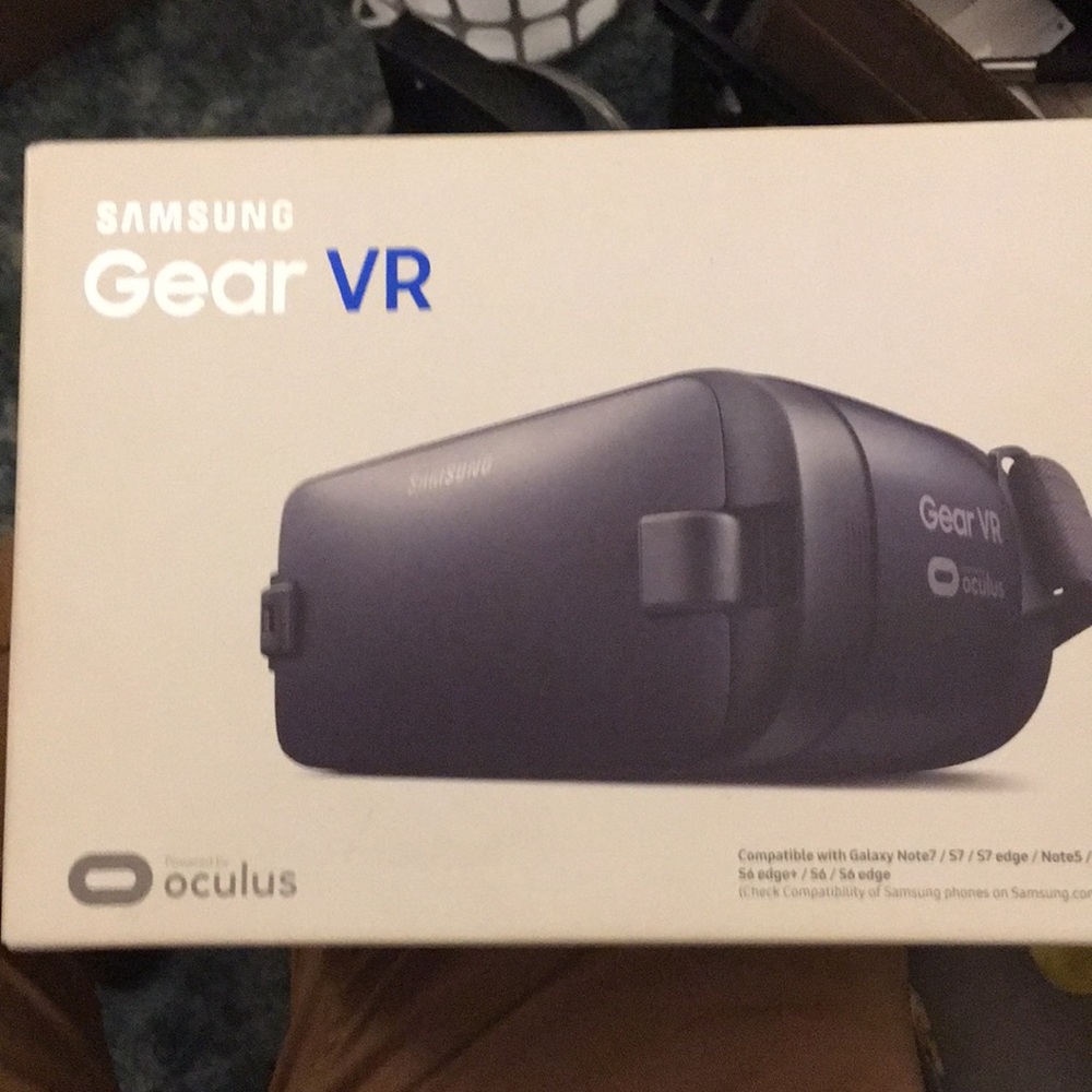 Samsung Gear VR; Powered By Oculus - Picture 1 of 1